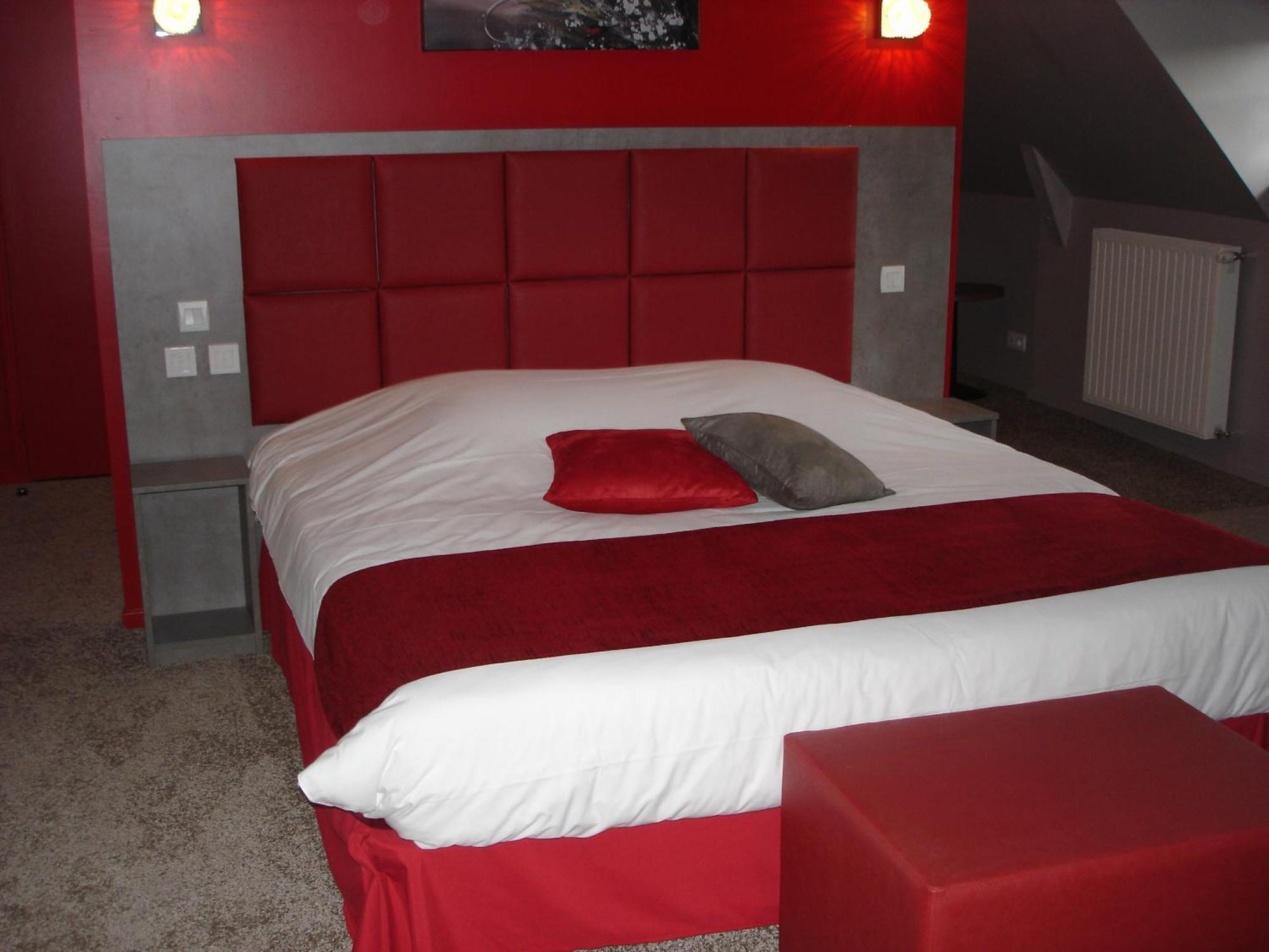 Logis Hotel Spa Restaurant Au Site Normand Clécy Zewnętrze zdjęcie